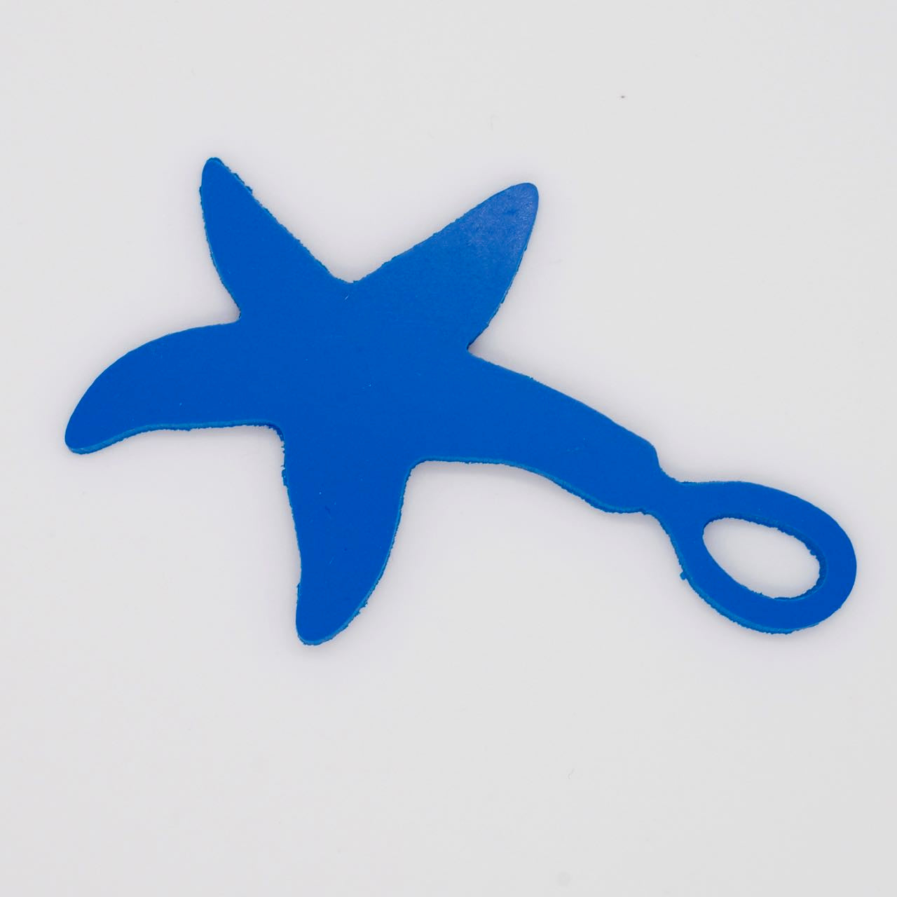 Blue starfish shaped Swim Loops goggle tag to label swim goggles