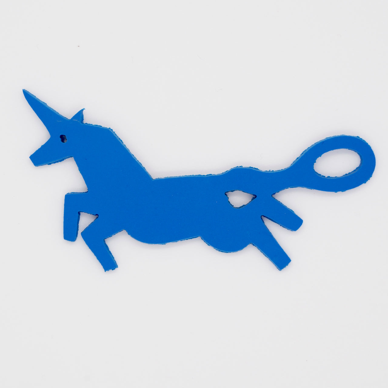 Blue unicorn shaped Swim Loops goggle tag to label swim goggles